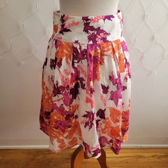 Aryeh Fall Fit n Flair Skirt / Anthropologie / Leaves / Size Small - Picture 3 of 7